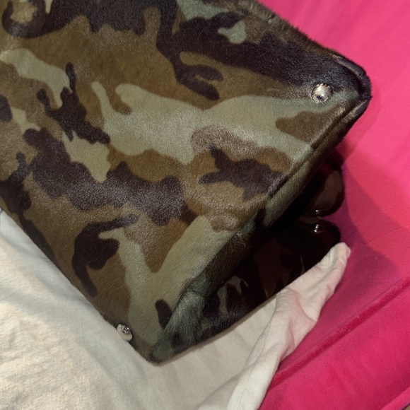 Prada pony hair Camouflage Tote Bag - Picture 10 of 16